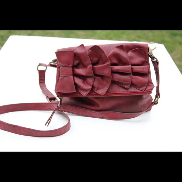 Jessica Simpson fold over cross body bag - Picture 5 of 8